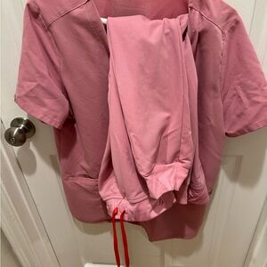 Gently used CHALK PINK FIGS, size medium - casma top and Zamora joggers